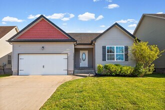 Building Photo - Pet Friendly Three Bedroom!