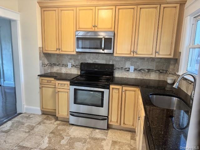 Building Photo - 450 Nicolls Rd