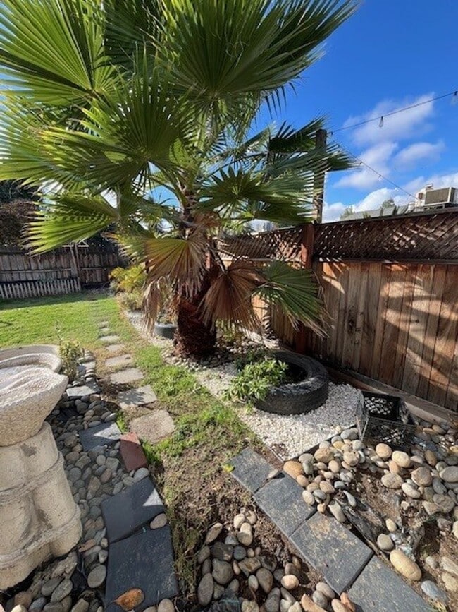 Building Photo - Coming Soon!