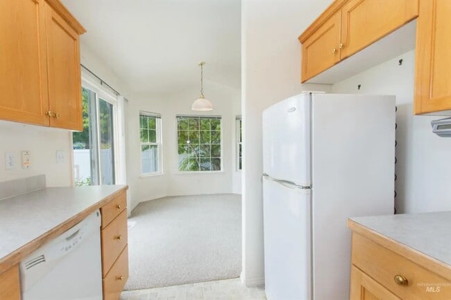 Building Photo - Stony Meadow Drive