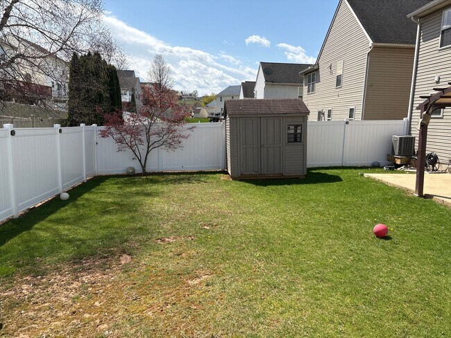Building Photo - 720 Strayer Dr