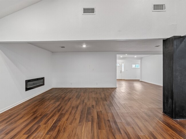 Building Photo - 11515 Iberia Dr