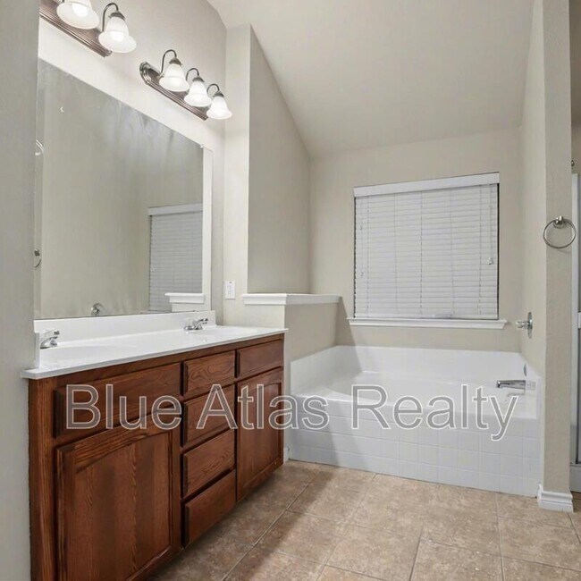 Building Photo - 6164 Texas Shiner Dr