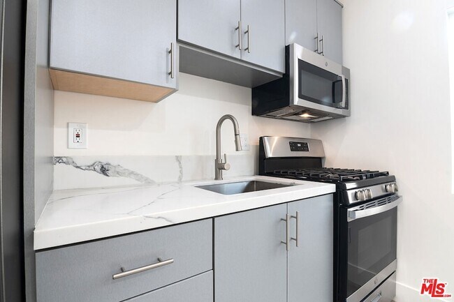 Building Photo - 1327 23rd St