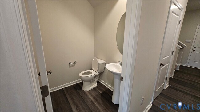 Building Photo - 6013 Banyan Ln