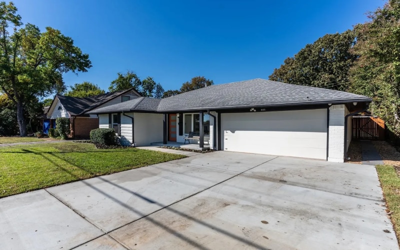 Building Photo - 9225 Plano Rd