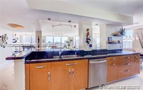 Building Photo - 2751 N Ocean Dr