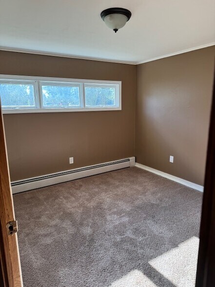 Building Photo - 2928 S Mackinaw Trl