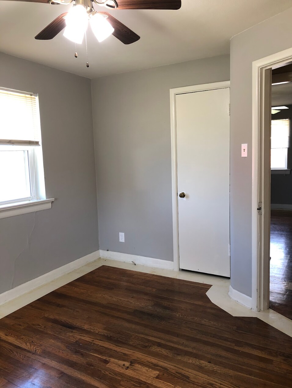 Building Photo - 7558 Woodland Ave Unit B