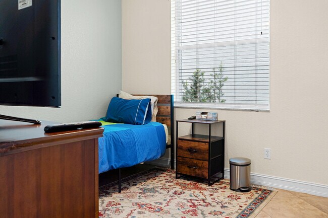 Building Photo - 8620 Breezy Hill Dr