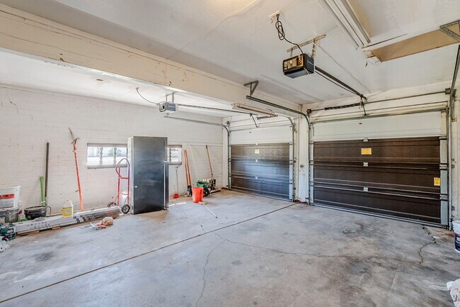 Building Photo - 834 N Constellation Way
