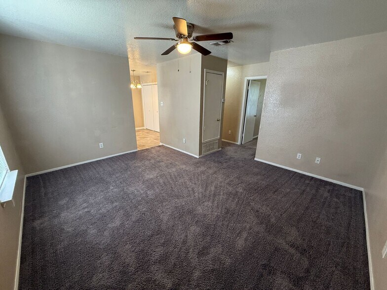 Building Photo - 1708 Benttree Dr