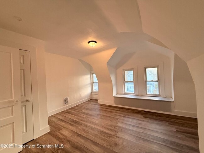 Building Photo - 1104 Dartmouth St