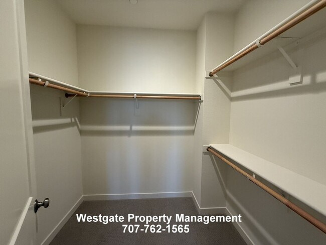 Building Photo - 209 Wellness Wy