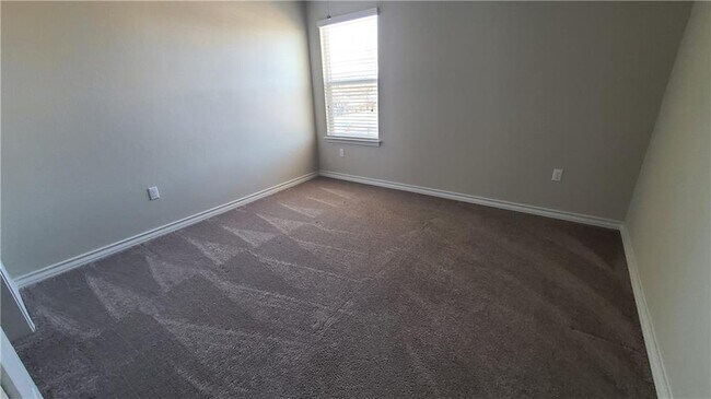 Building Photo - 5412 Golden Canary Ln