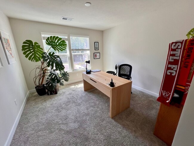 Building Photo - Sewickley - 4 Bedroom 3.5 Bathroom - End U...