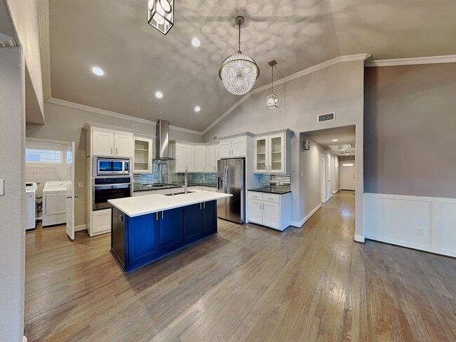 Building Photo - Come and see this gorgeous and completely remodeled home in highly desirable Frisco Heights area ...