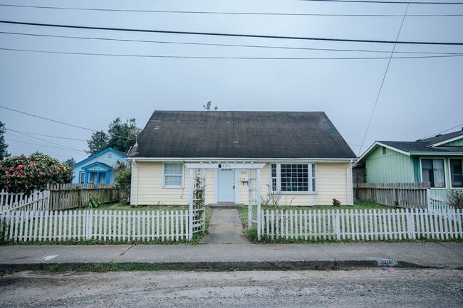 Building Photo - 3310 G St