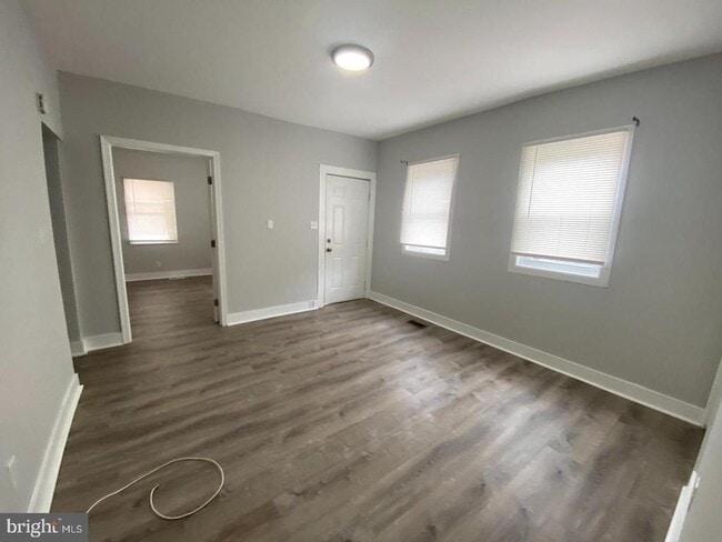 Building Photo - 110 N 4th St.