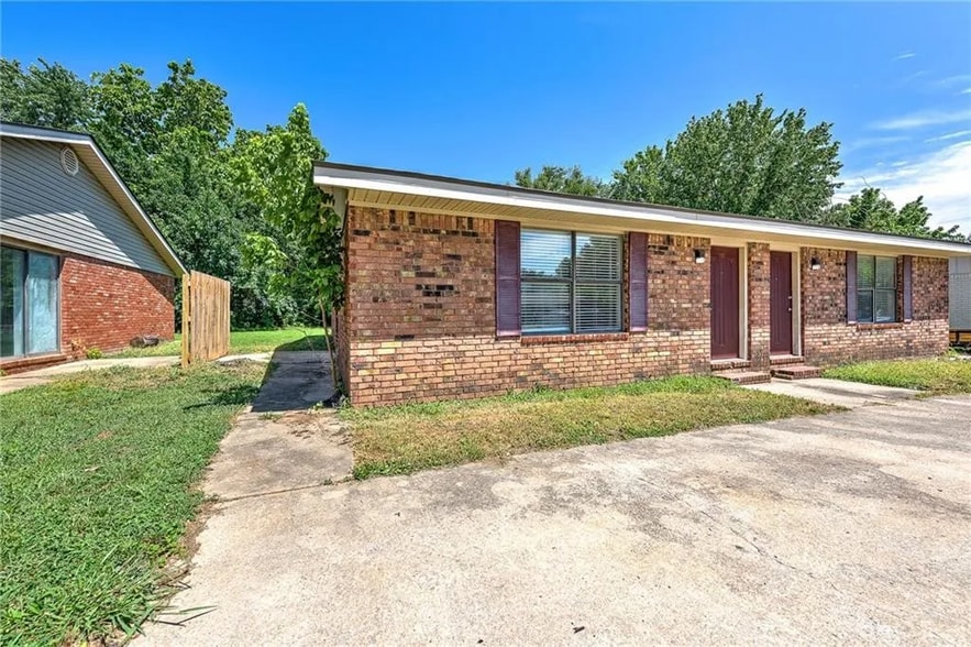 Building Photo - 2732 N Arroyo Ave