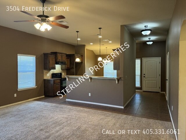 Building Photo - 3504 Frederick Dr