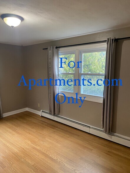 Building Photo - 105 Hunt Ave