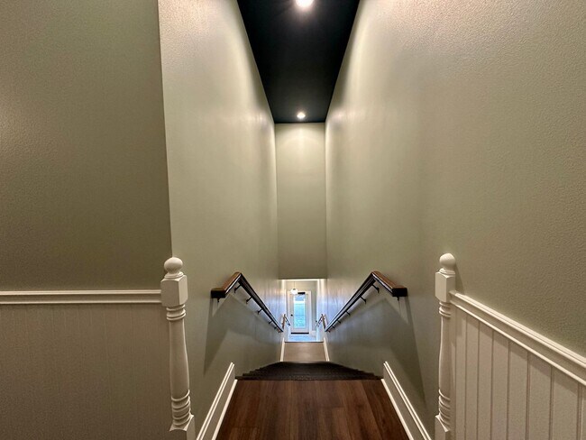 Building Photo - Modern Living with a Touch of Historic Charm