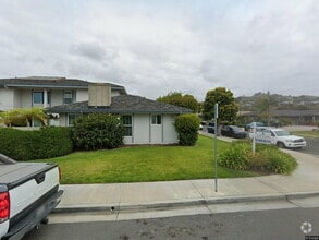 Building Photo - "Charming 2-Bed Oasis in Ventura – Cozy 90...