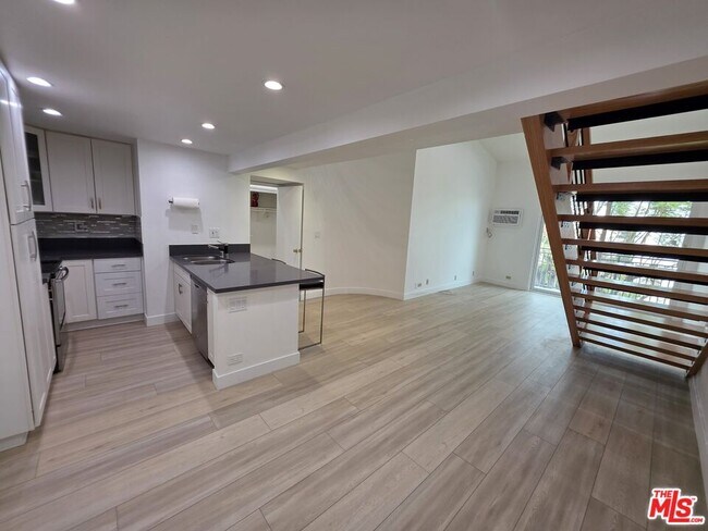 Building Photo - 1440 Veteran Ave