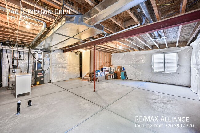 Building Photo - 746 Sundown Dr