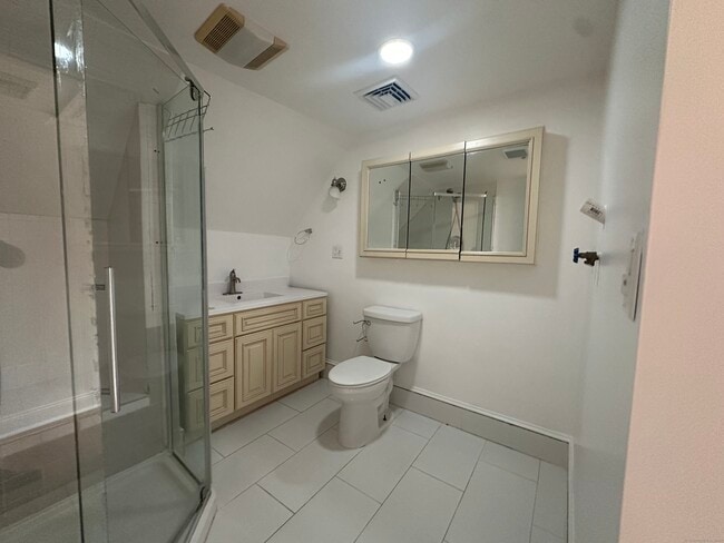 Building Photo - 8 Barnum Ct