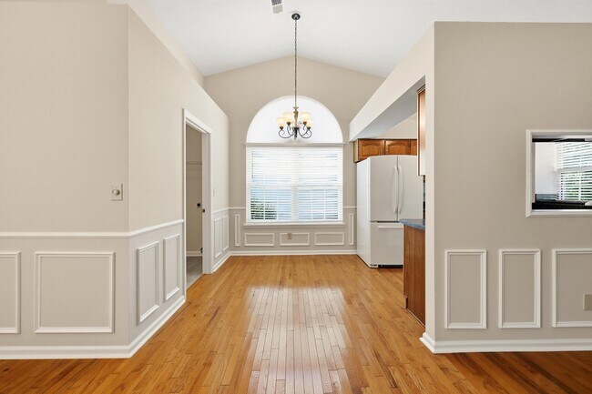 Building Photo - 3013 Redbud Ct