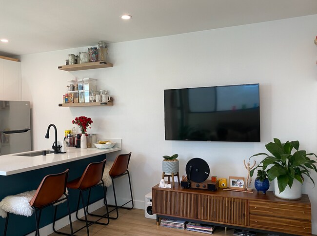 Building Photo - 315 S Hamel Rd