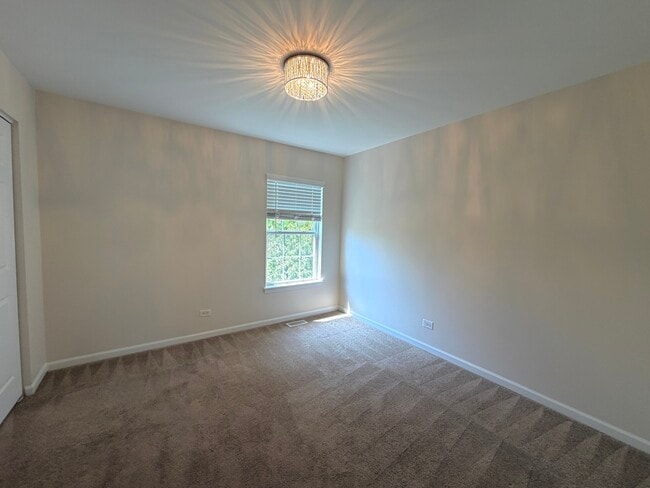 Building Photo - 25 Melrose Ct