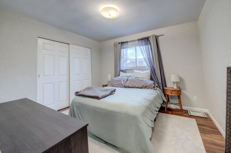 Building Photo - 10161 Squire Meadows Dr