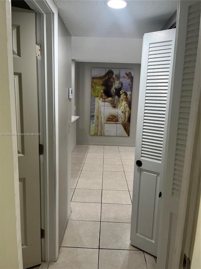 Building Photo - 100 Ashbury Rd