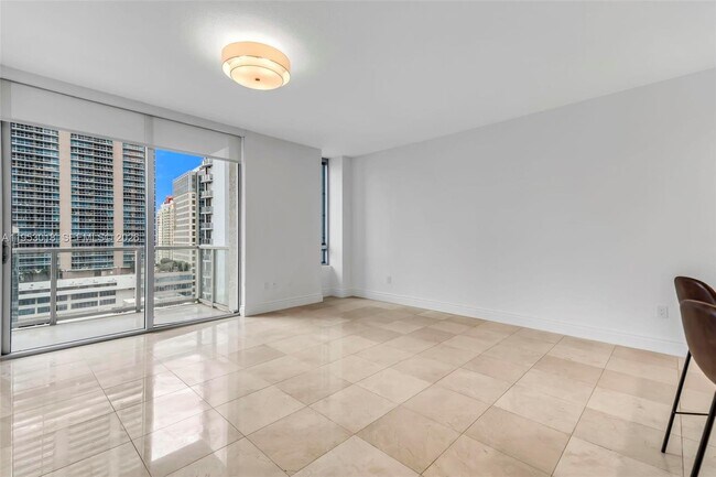 Building Photo - 1050 Brickell Ave