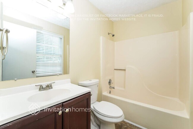 Building Photo - 452 Tower Pl