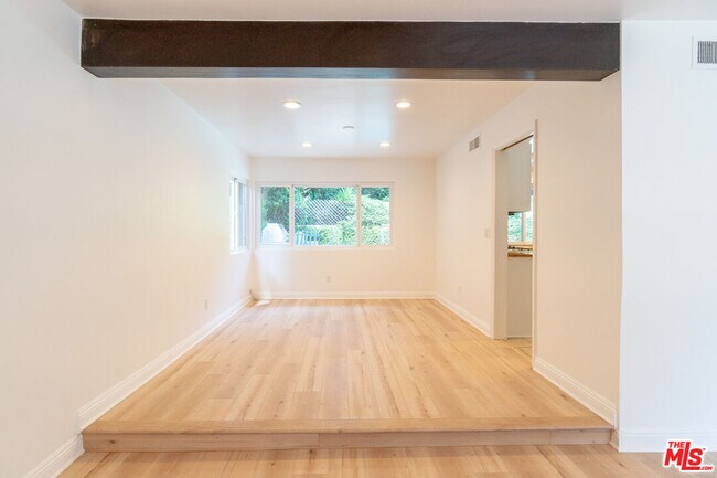 Building Photo - 4220 Towhee Dr