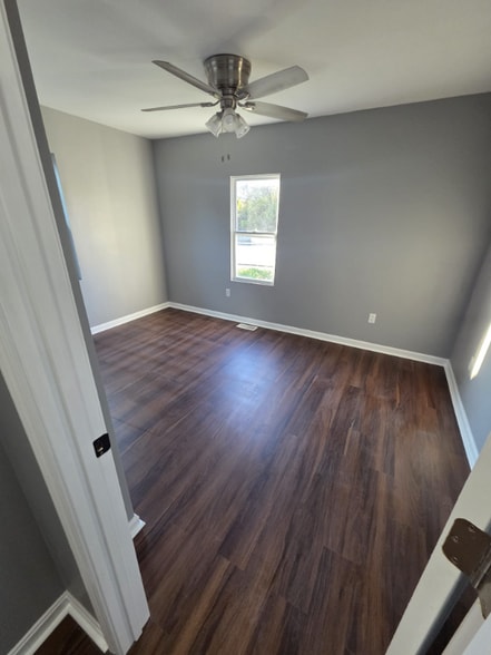 Building Photo - 513 N Miles St