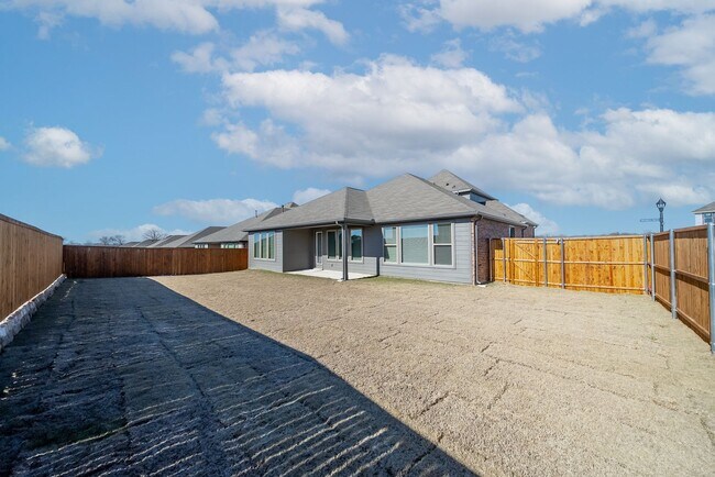 Building Photo - Almost New, Modern Look 4 Bed 3 Bath House...