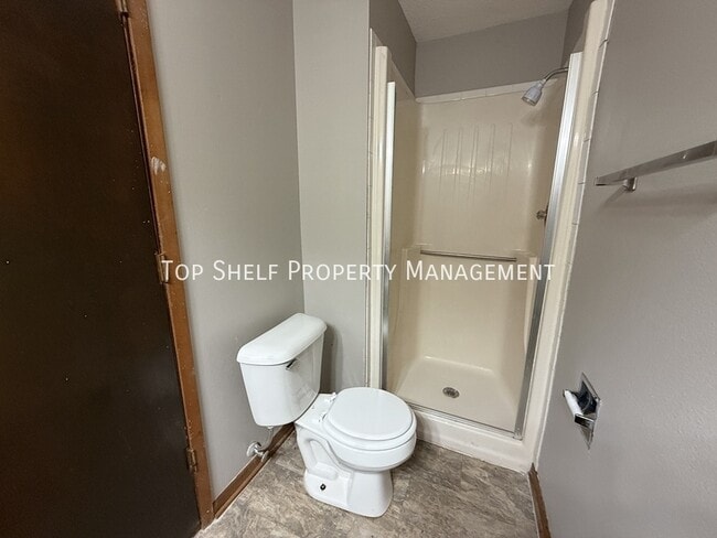 Building Photo - 2616 Beverly Dr