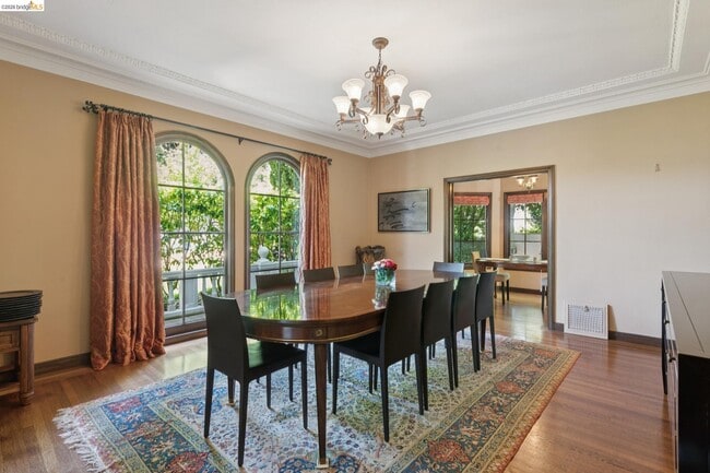 Building Photo - 15 Selborne Dr