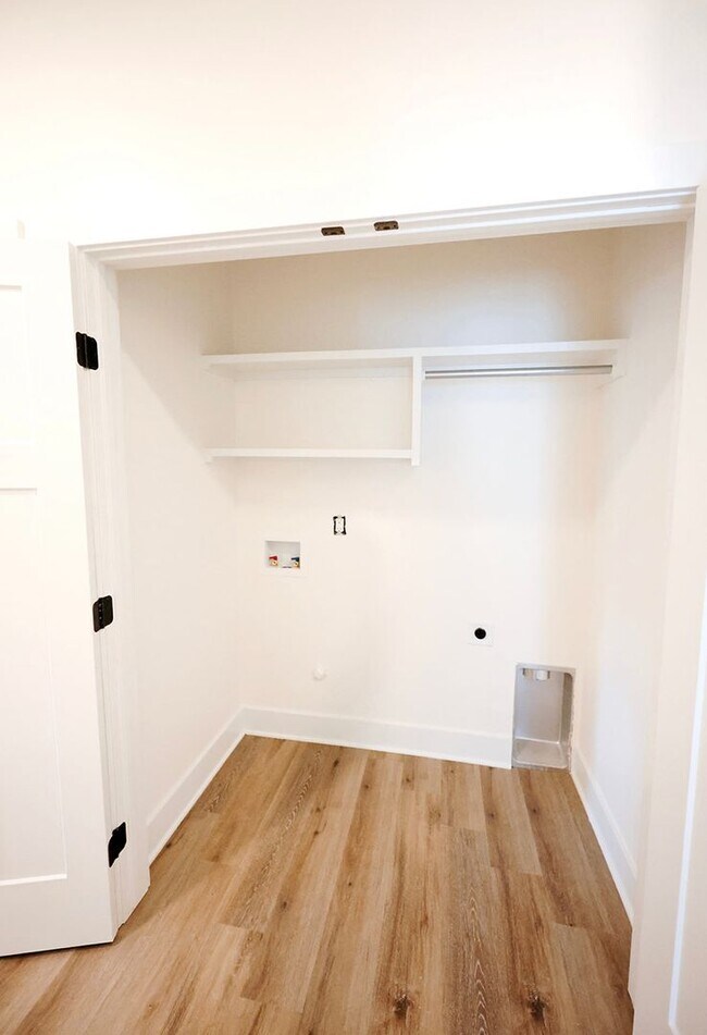 Building Photo - 513 Briarbrook Ln