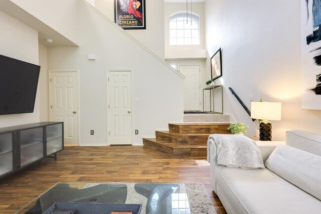 Building Photo - 4501 Whispering Valley Dr