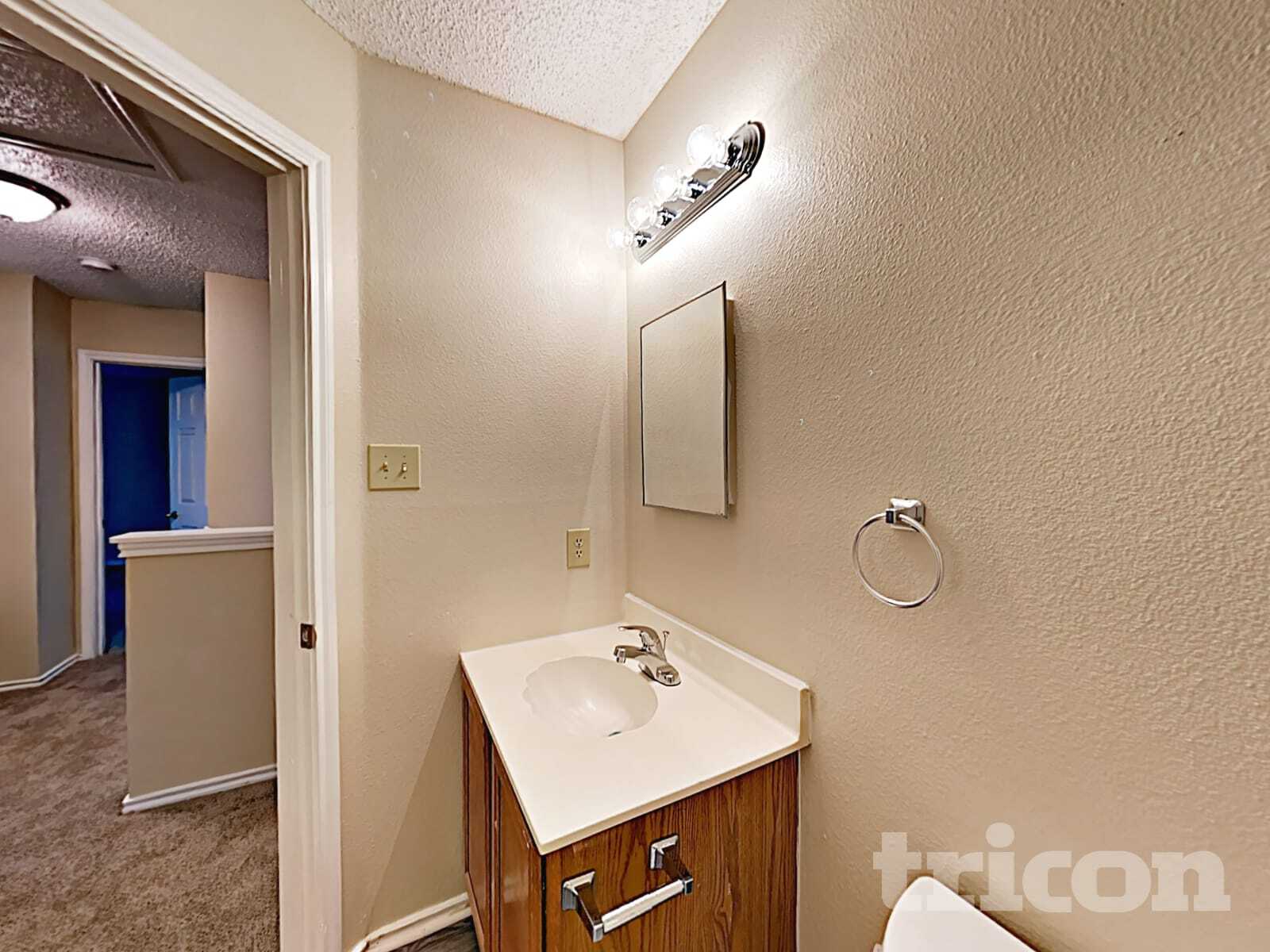 Building Photo - 8055 Chestnut Cedar Dr