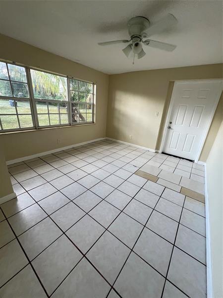 Building Photo - 418 E Evanston Cir