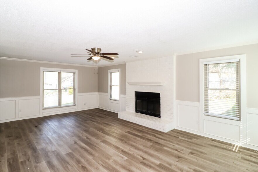 Building Photo - 1040 Trappers Cove