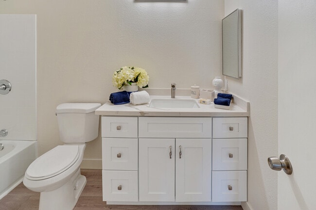 Building Photo - 74398 Myrsine Ave