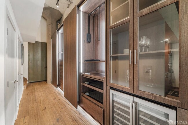 Building Photo - 601 4th St